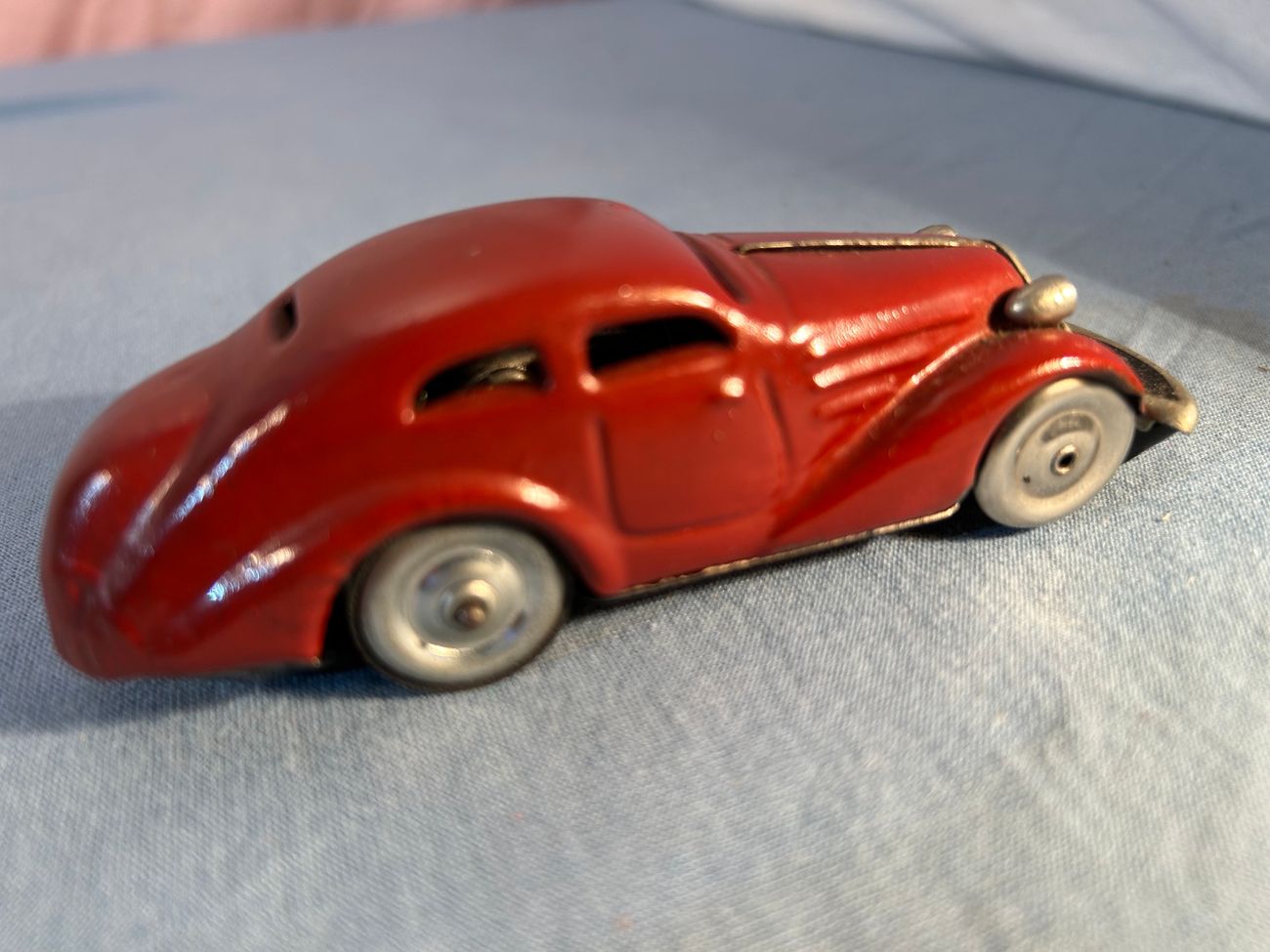 Schuco 1001 rot Fahrt ohne herunter zu fallen  SCHUCO 1000 