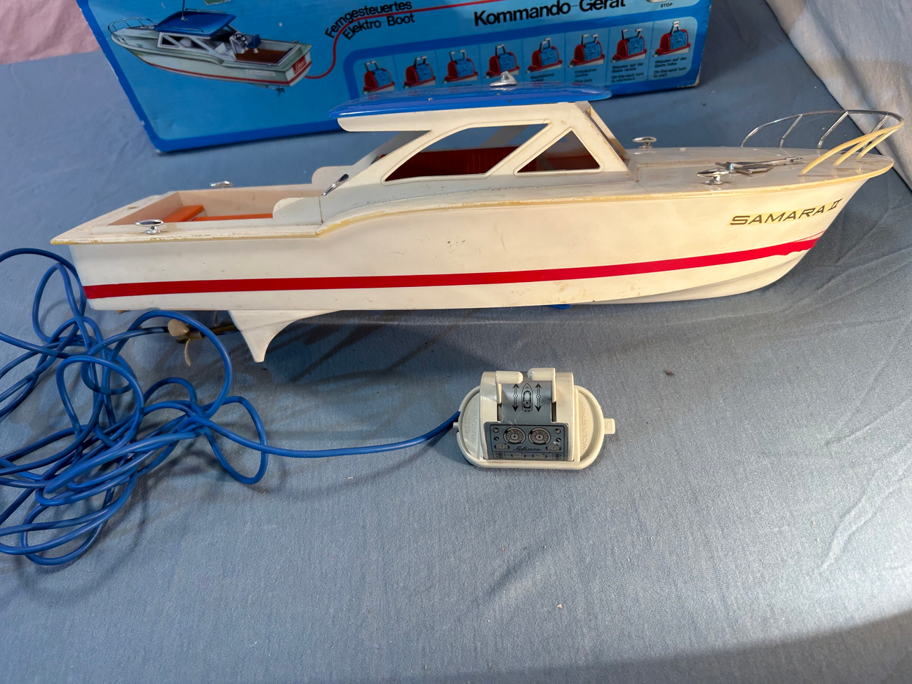 Schuco Ferngesteuertes Elektro-Boot  2 Schuco Boot Samart 2 SCHUCO Diverses 