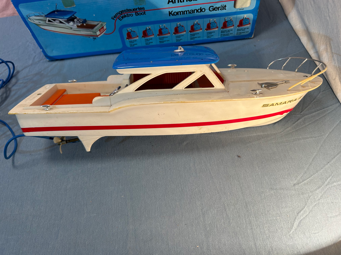 Schuco Ferngesteuertes Elektro-Boot  2 Schuco Boot Samart 2 SCHUCO Diverses 