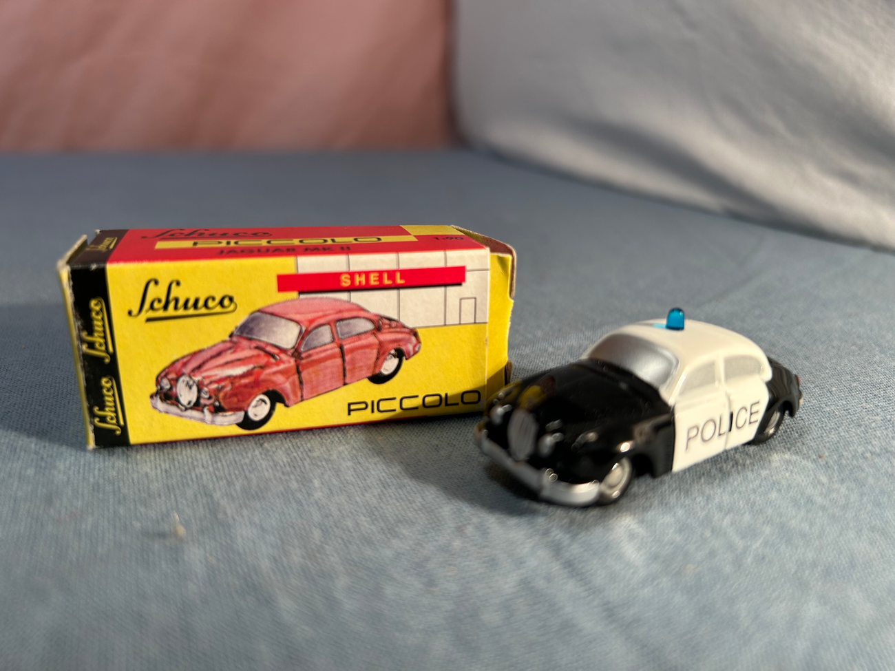 Schuco 1001 rot Fahrt ohne herunter zu fallen  SCHUCO 1000 