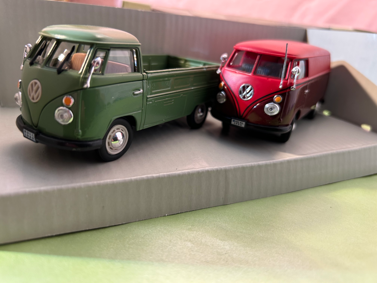 Schuco MGB mit Wohnwagen Schuco MGB Cabriolet  SCHUCO Diverses 