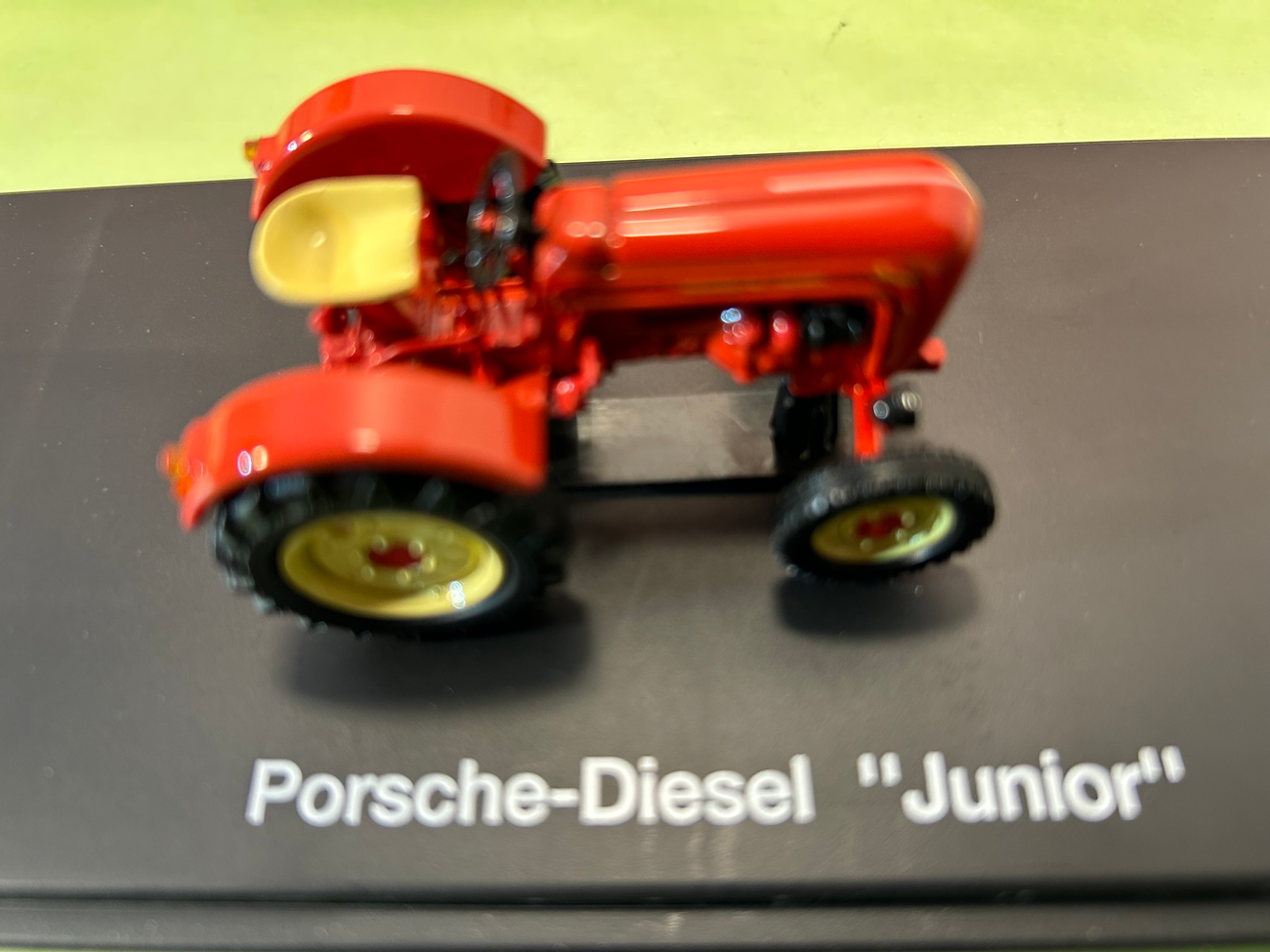 Schuco MGB mit Wohnwagen Schuco MGB Cabriolet  SCHUCO Diverses 