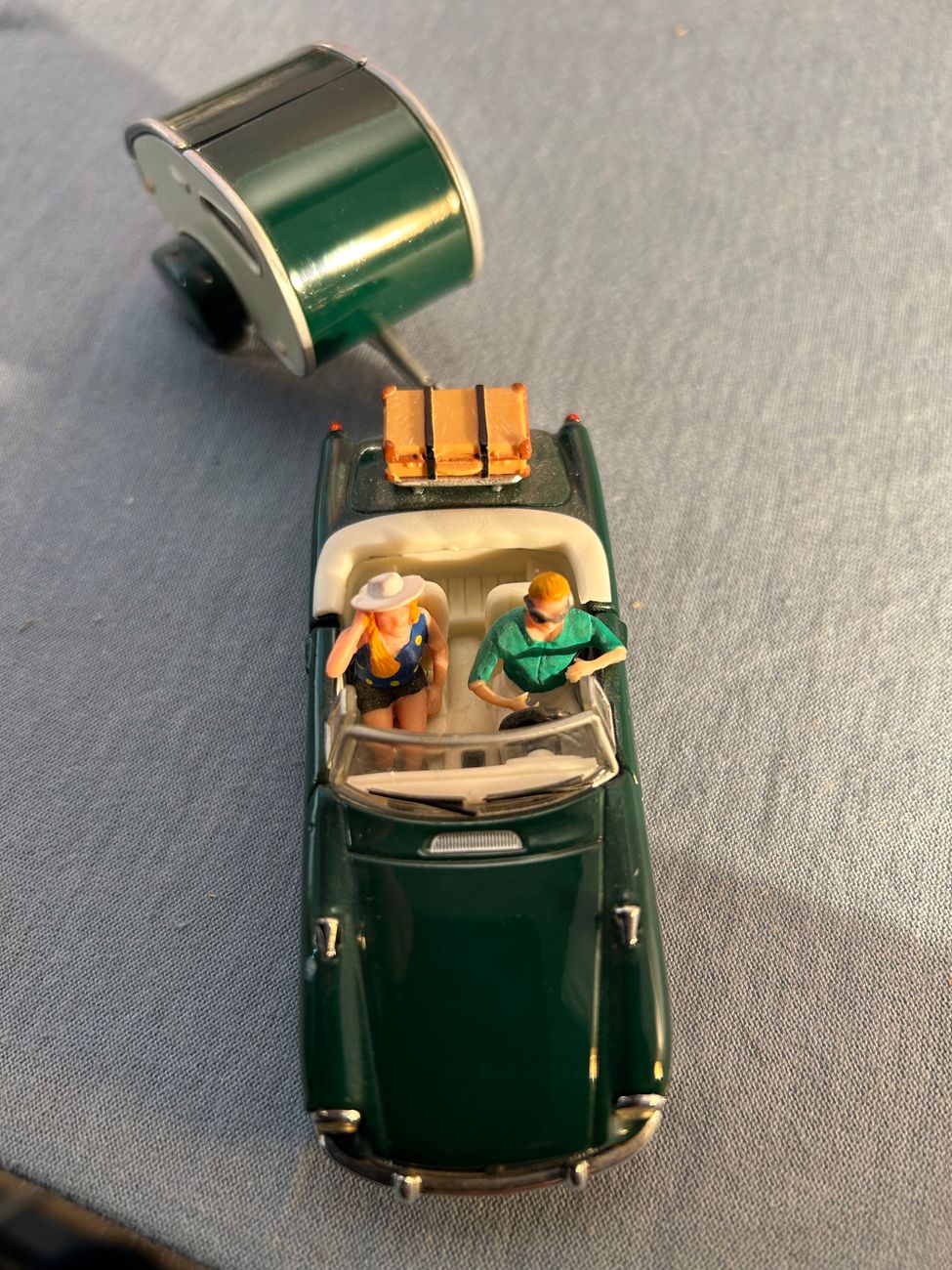 Schuco MGB mit Wohnwagen Schuco MGB Cabriolet SCHUCO Diverses