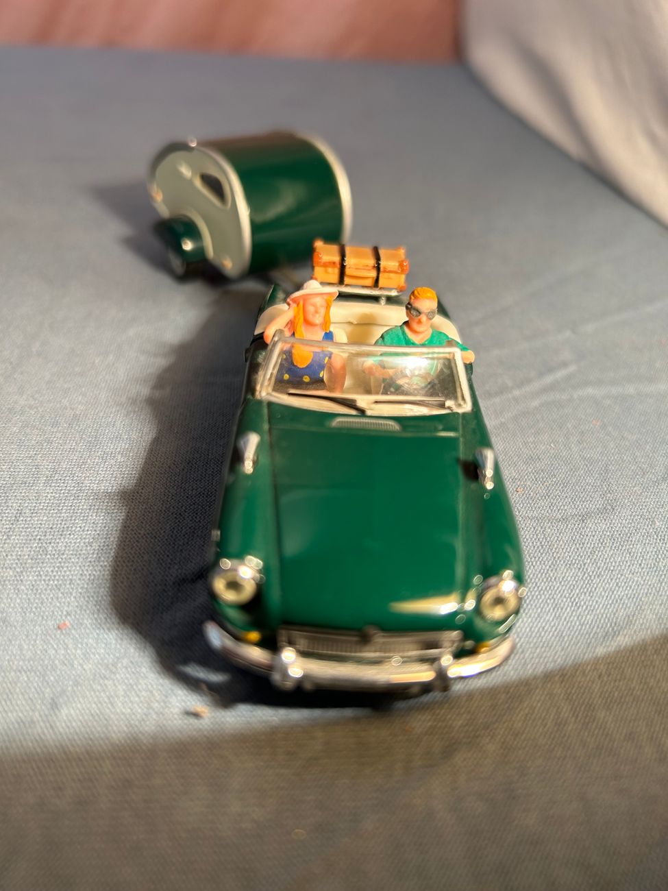 Schuco MGB mit Wohnwagen Schuco MGB Cabriolet SCHUCO Diverses