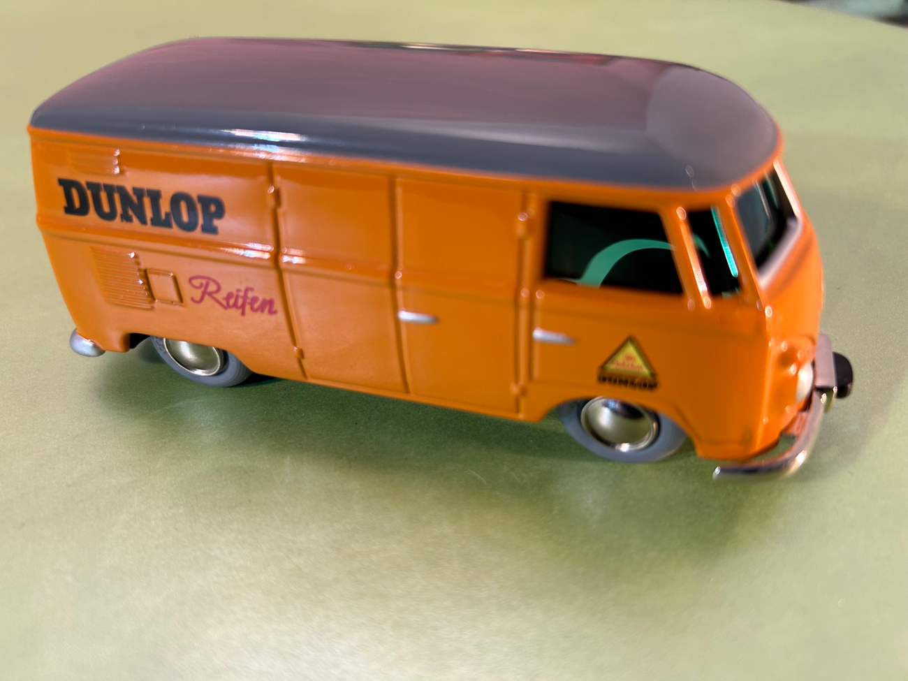 Schuco Varianto 3010 24  SCHUCO Varianto Elektro 