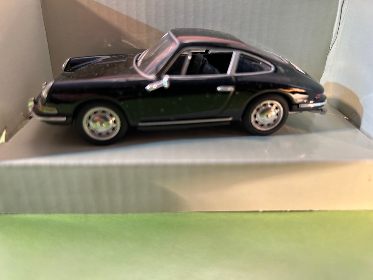 Schuco MGB mit Wohnwagen Schuco MGB Cabriolet  SCHUCO Diverses 