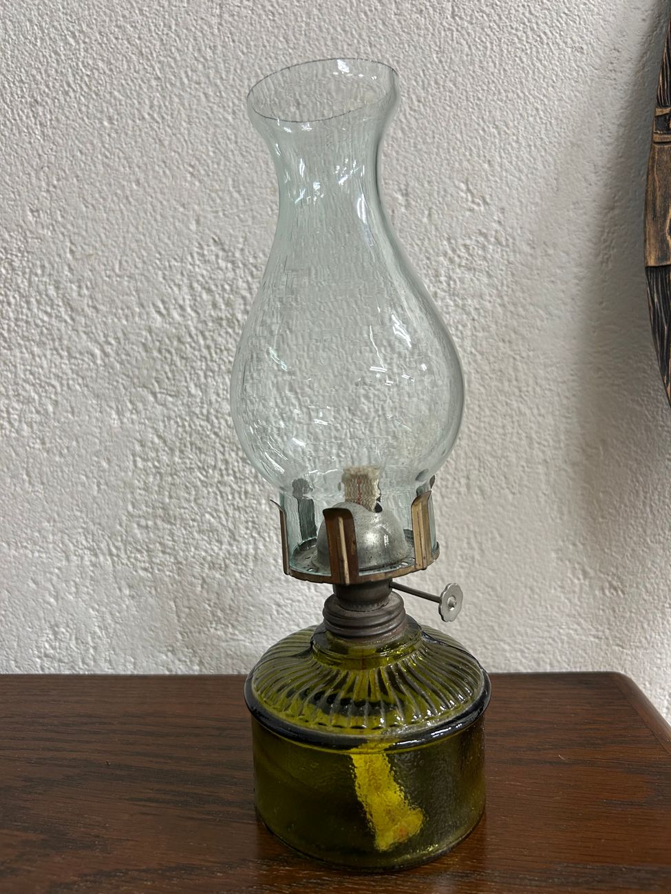 Petroleum - Lampe mit Leder Halterung    